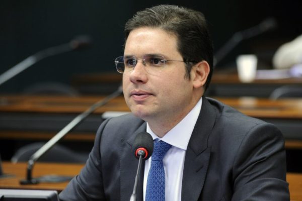 Câmara - Proposta permite celebração de acordo trabalhista por meio de escritura pública