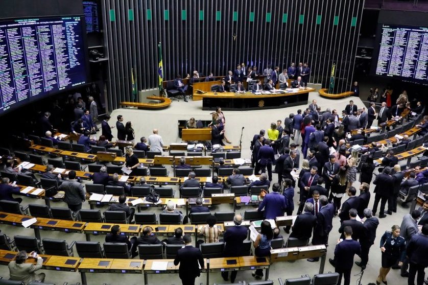 Câmara dos Deputados - Plenário conclui votação de MP sobre imóveis da União; sessão de hoje é encerrada