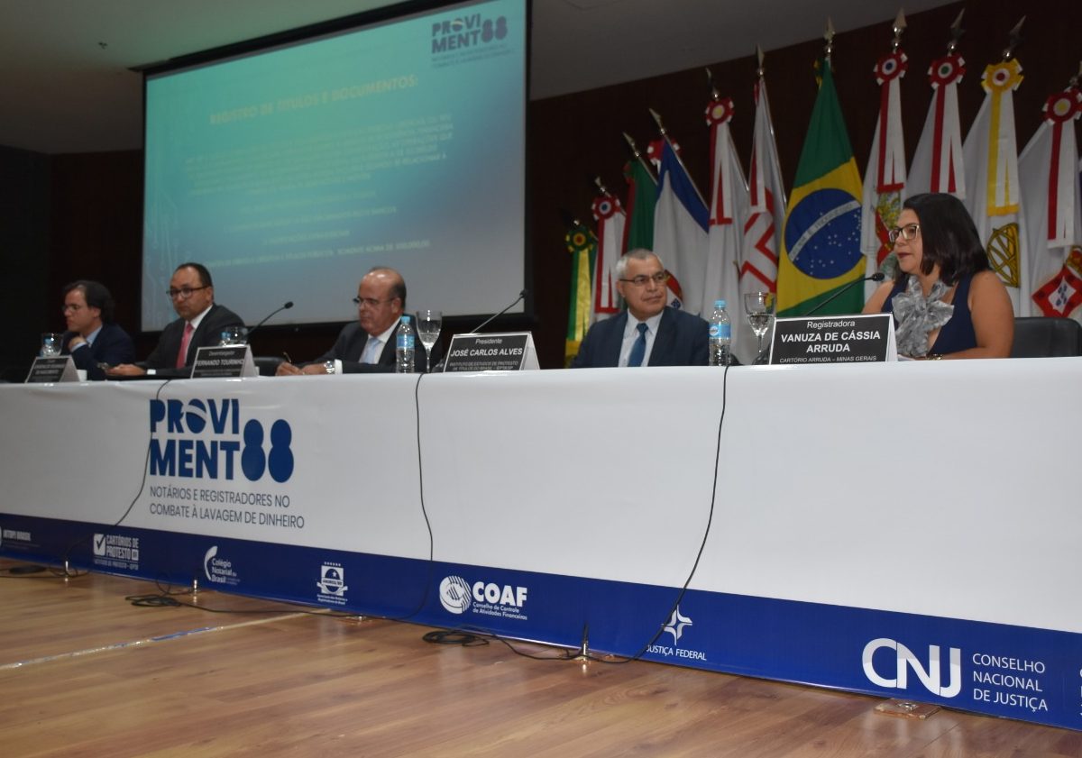 Painel final debate aplicações do Provimento 88 às especialidades de Protesto e RTDPJ