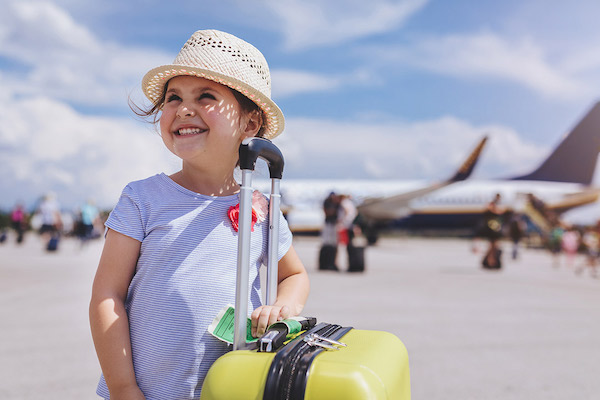 Clipping – O Povo - Autorização de viagem para crianças e adolescentes desacompanhados agora pode ser emitida de forma virtual