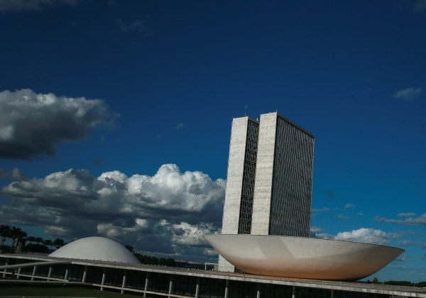 Câmara dos Deputados - Projeto prevê crédito e assistência para microempreendedoras rurais