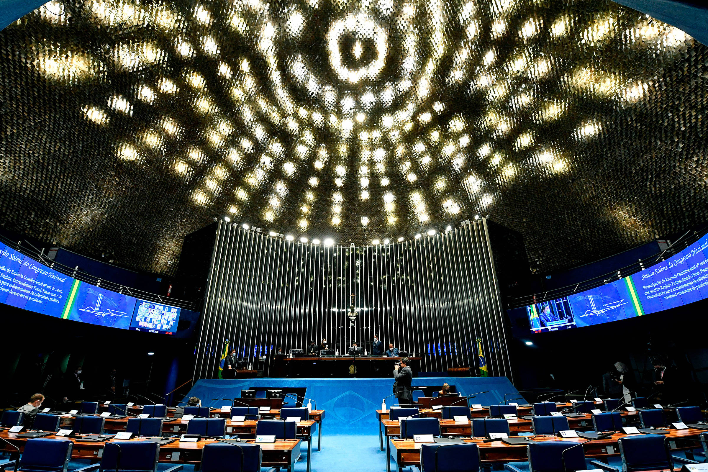 Clipping – Folha de São Paulo - MP da Casa Verde e Amarela cria contribuição para cartórios
