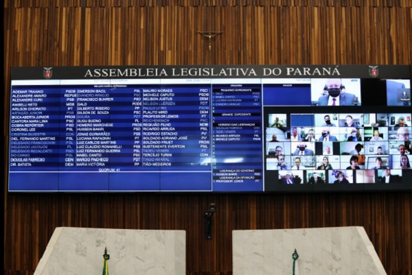 AL/PR - Propostas de alterações nas taxas dos cartórios são aprovadas