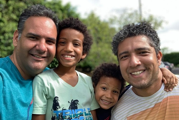 Clipping – G1 - 'Adoção Tardia': livro compartilha experiências de famílias que acolheram crianças e adolescentes mais velhos no DF