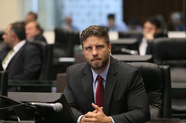 AL/PR – Deputado pede que empresas devedoras de ICMS quitem seus débitos em 60 parcelas após a pandemia