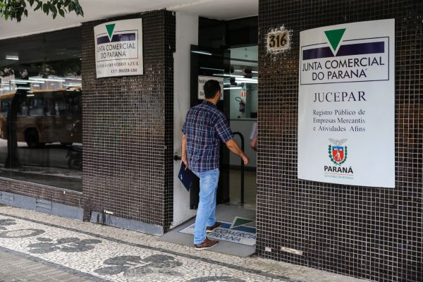 AEN/PR - Empresas devem atualizar registro para preservar direito ao nome