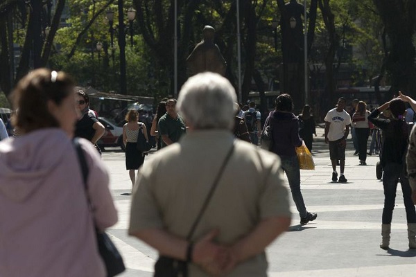 Estadão - Em alguns Estados, covid-19 já 'rouba' mais de 3 anos da expectativa de vida