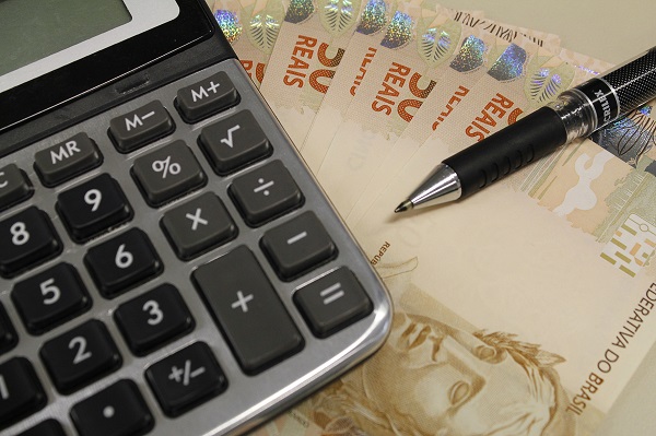 Artigo – STJ - Entre salários e dívidas: questões sobre a (im)penhorabilidade da remuneração