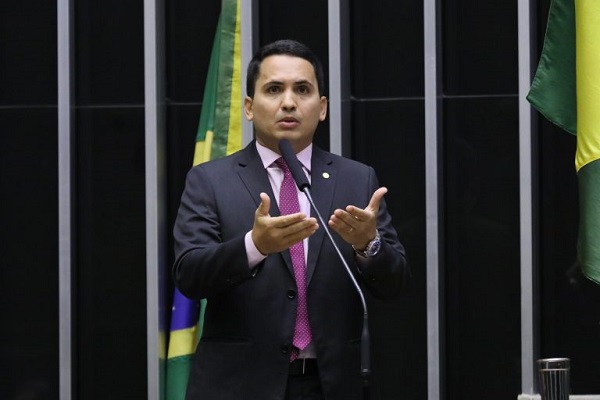 Agência Câmara - Proposta autoriza tabelião a requisitar registro bancário de pessoa falecida para inventário