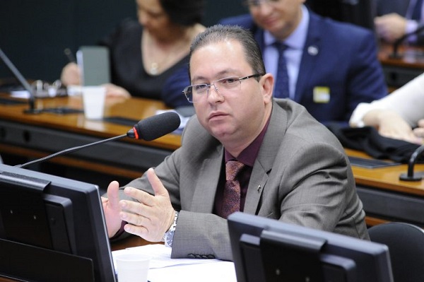 Câmara - Projeto determina que aposentadoria de pessoas que mudaram de gênero siga critérios do sexo biológico