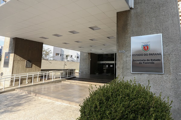 AEN - Retoma Paraná regulariza R$ 1,2 bilhão em dívidas tributárias de empresas