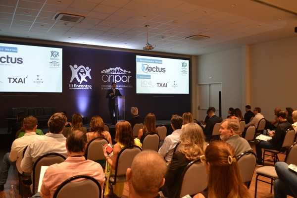 III Encontro dos Registradores de Imóveis do Paraná tem início em Iretama