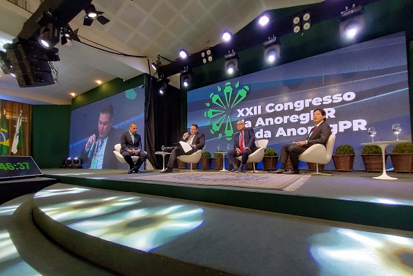 “O Protesto como instrumento da Desjudicialização da Dívida Ativa” foi tema abordado durante o XXII Congresso da AnoregBR e I da AnoregPR