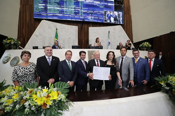 Por unanimidade, parlamentares reconduzem Traiano à presidência da Assembleia