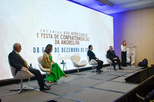 Anoreg/PR reúne notários, registradores e autoridades do Poder Judiciário na abertura do Encontro dos Associados, realizada na manhã de sexta-feira (8)