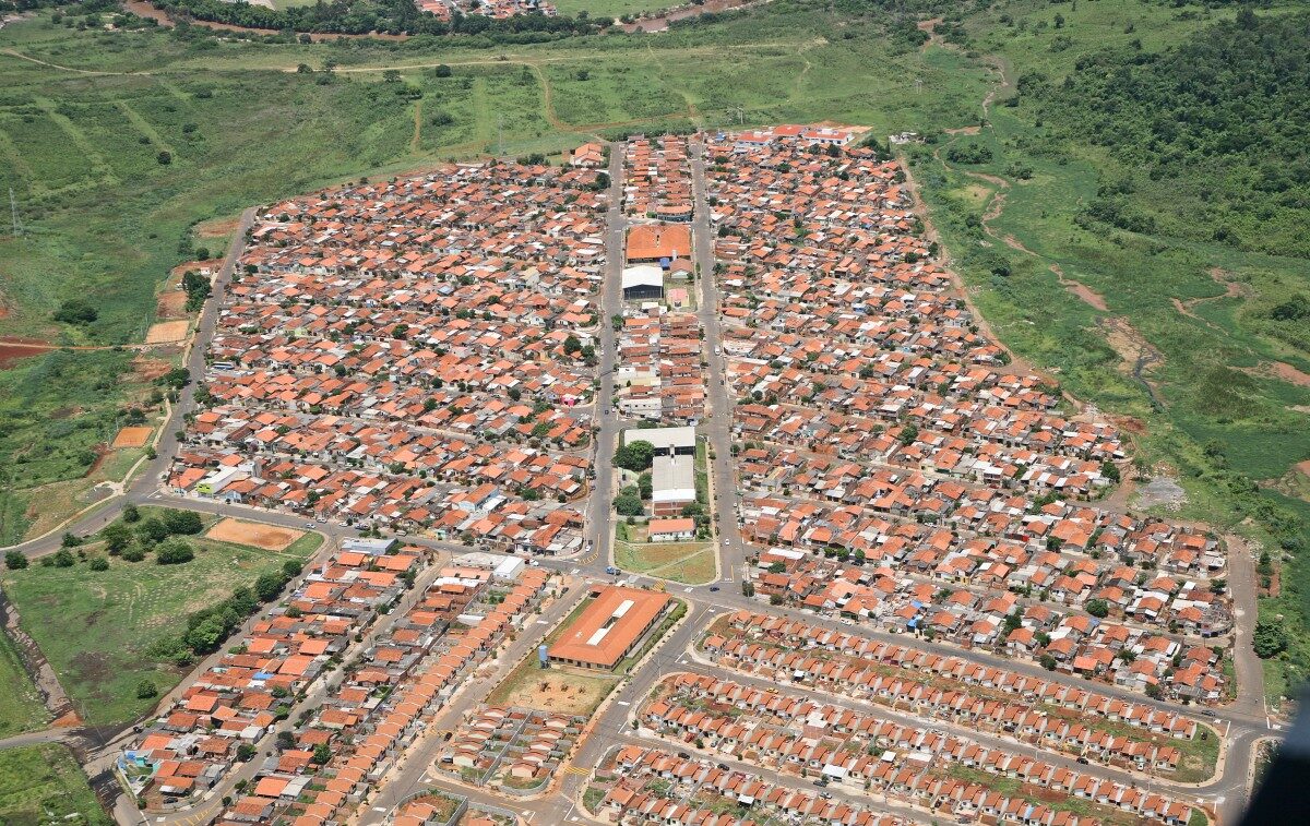 Artigo - Equipamentos urbanos e equipamentos comunitários na regularização fundiária urbana