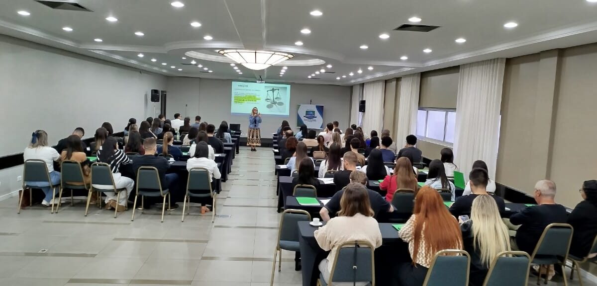 Anoreg/PR promove treinamento de Grafotecnia e Documentoscopia na cidade de Maringá