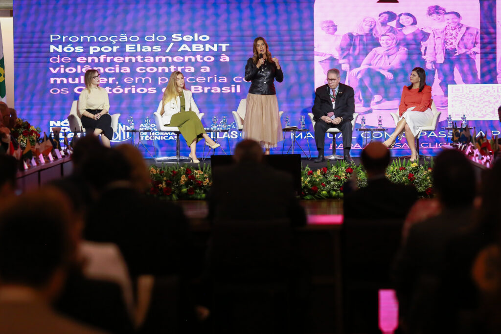 Cartórios firmam compromisso nacional no combate à violência contra a mulher com apoio da ABNT e do Instituto Nós Por Elas