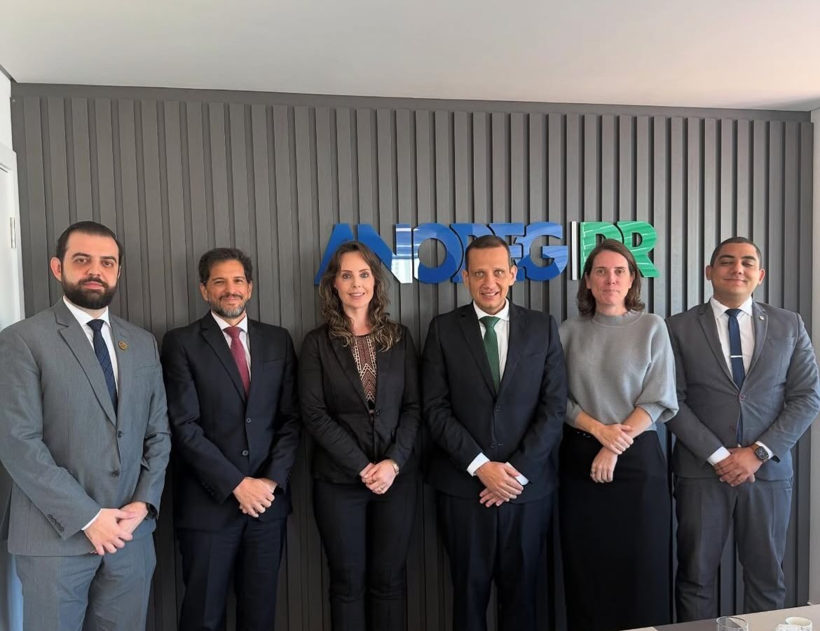 Nova diretoria do Sindicato dos Serviços Notariais e de Registro do Paraná é eleita para o triênio 2025-2028