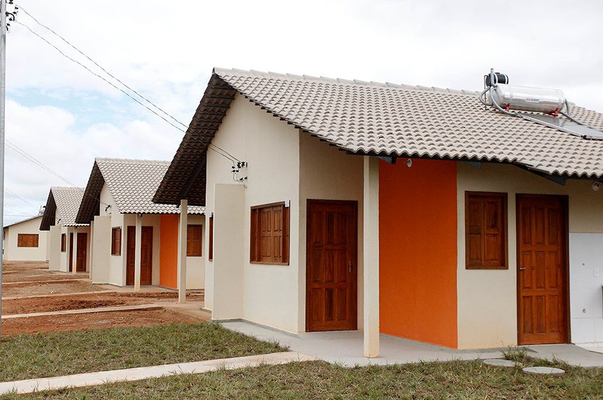 Terceira Turma decide que imóvel doado em programa habitacional, mesmo em nome de um só cônjuge, é bem comum