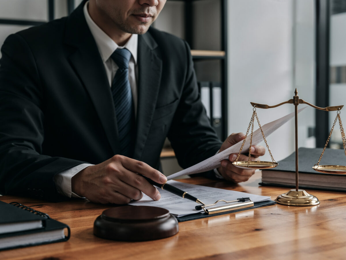 Bem Paraná - Com Judiciário sobrecarregado, Brasil vê o surgimento de uma nova frente de atuação para advogados