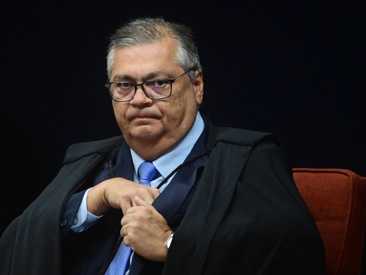 Dino diz que pedirá a Alcolumbre projeto de execução extrajudicial de dívidas