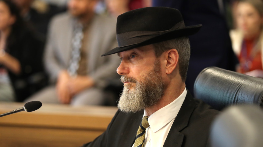 Projeto de lei visa garantir certidões de registro civil e de imóveis em braile para pessoas com deficiência visual