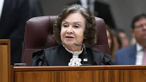 Seguro de vida: morte de um dos beneficiários não favorece o outro se contrato tem cotas fixas