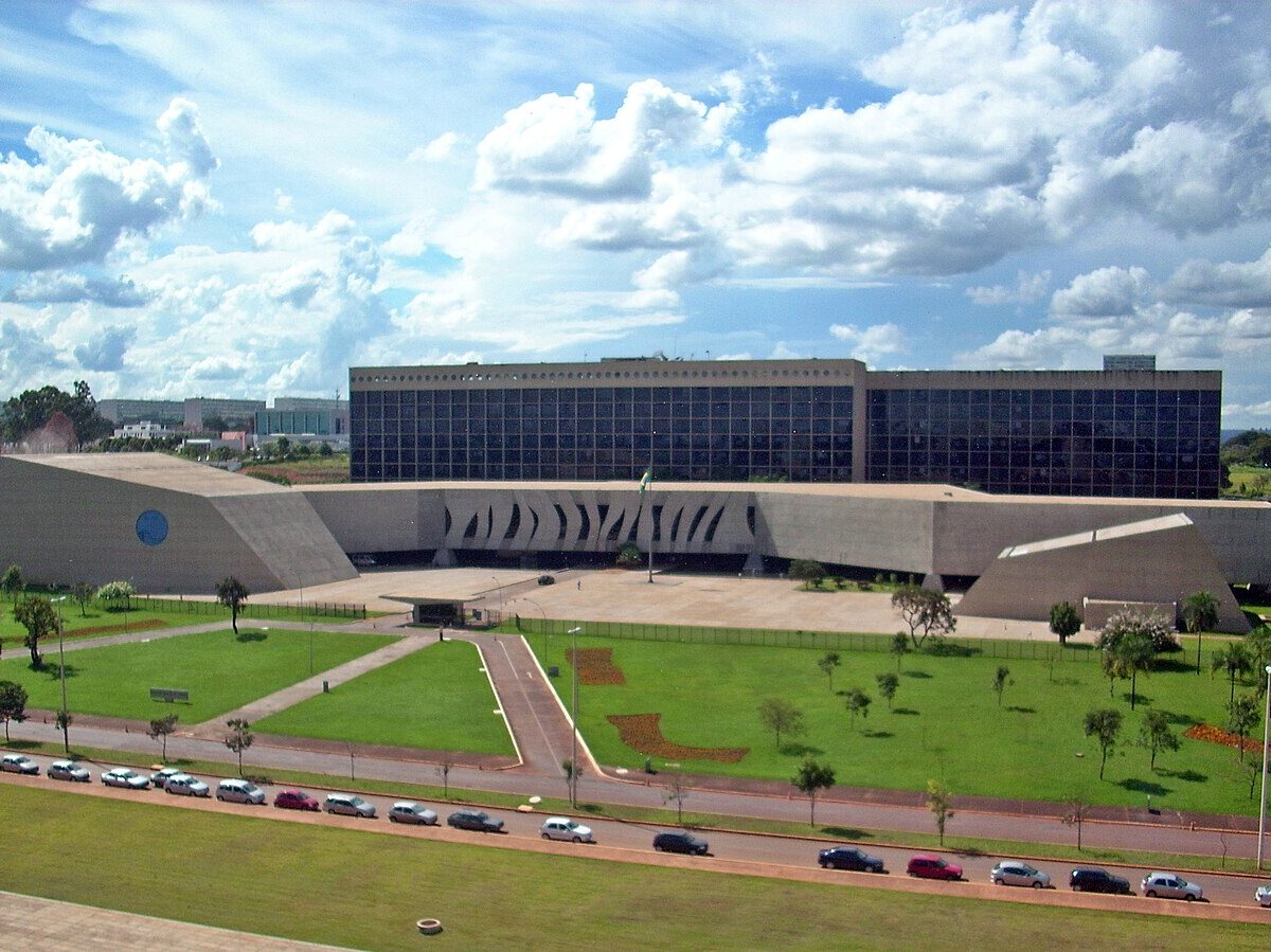 Prazo para cumprimento de sentença em ação de partilha de bens e dívidas é de dez anos