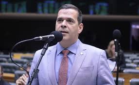 Projeto delimita atuação de leiloeiros na venda de imóveis