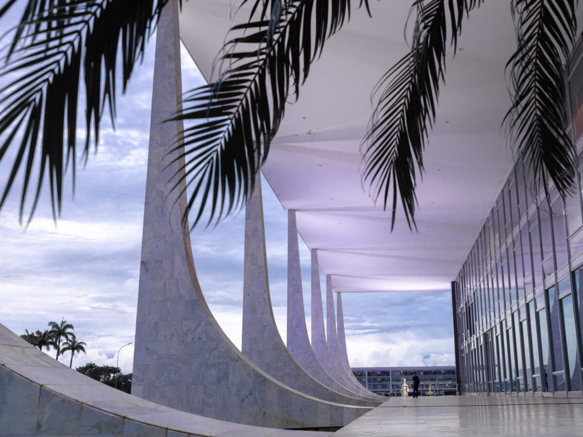 STF valida restrições à compra de terras por empresas brasileiras controladas por estrangeiros 