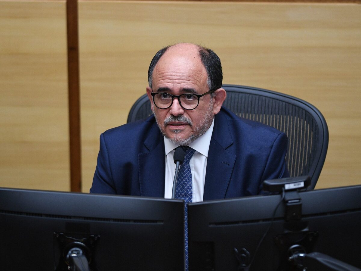 Não é possível reconhecer usucapião familiar de fração de imóvel, decide STJ