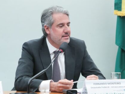 Comissão aprova regra para agilizar transferência de imóveis abandonados a municípios