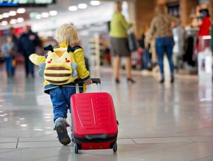 Autorização digital não substitui cartório em viagens de menores
