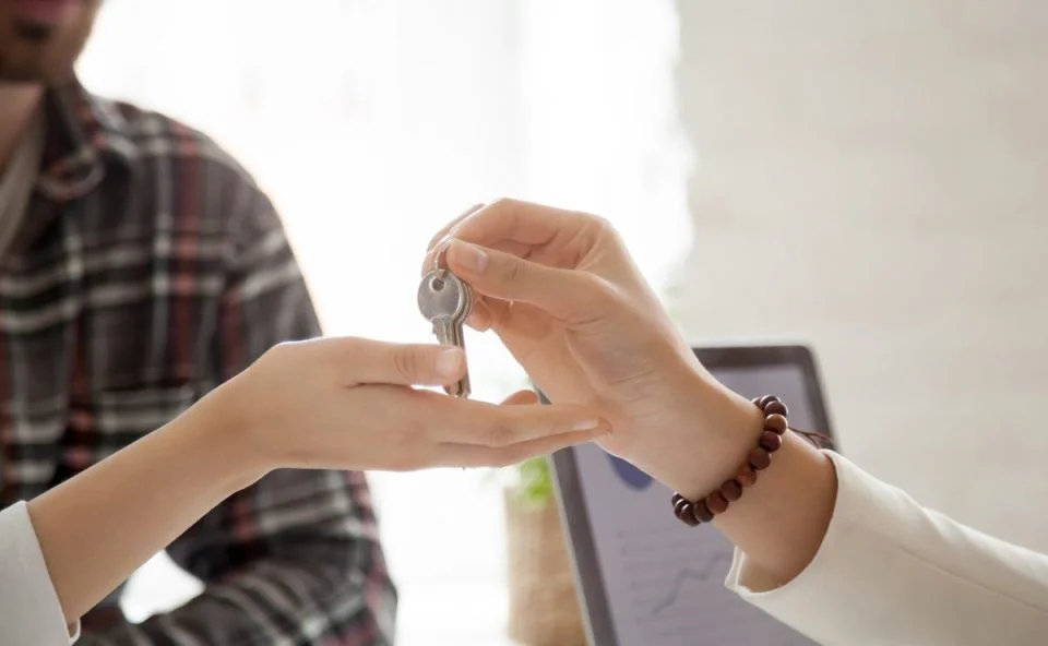 Golpes imobiliários crescem no Paraná e cartórios alertam para cuidados antes da compra