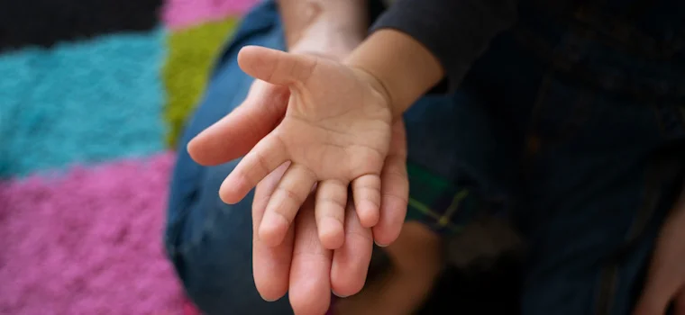 Filiações biológica e socioafetiva podem coexistir em registro civil