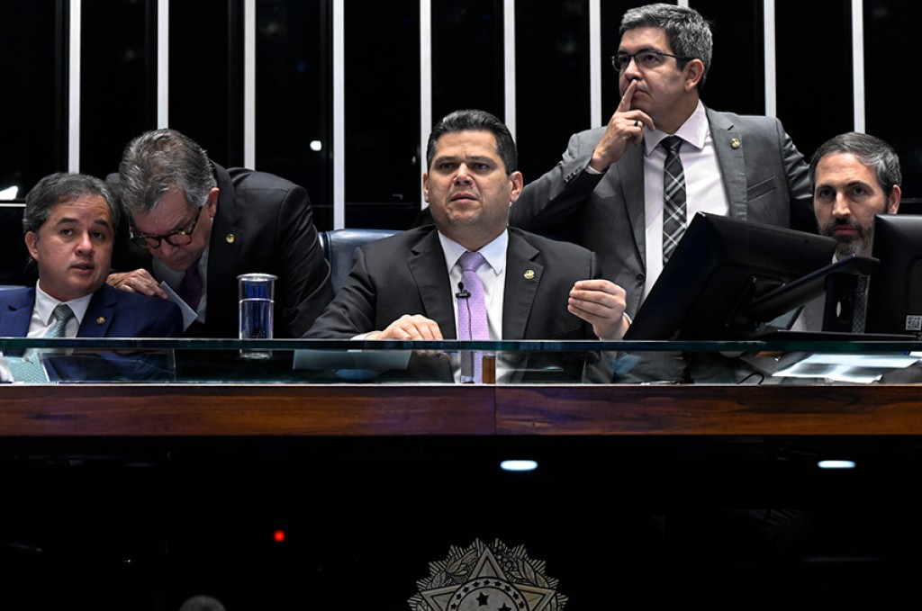 CCJ aprova biometria de mãe e bebê em maternidades