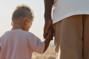 Vínculo socioafetivo se consolida como fator de peso em decisões de parentalidade