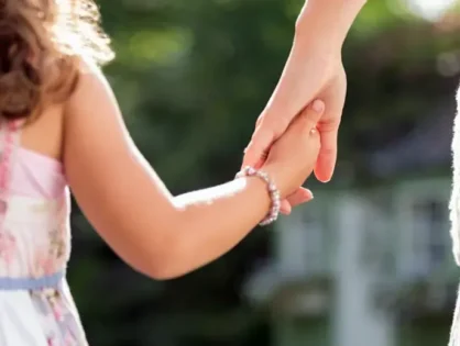 Mulher obtém exclusão de registro de 'filha' que marido teve com amante
