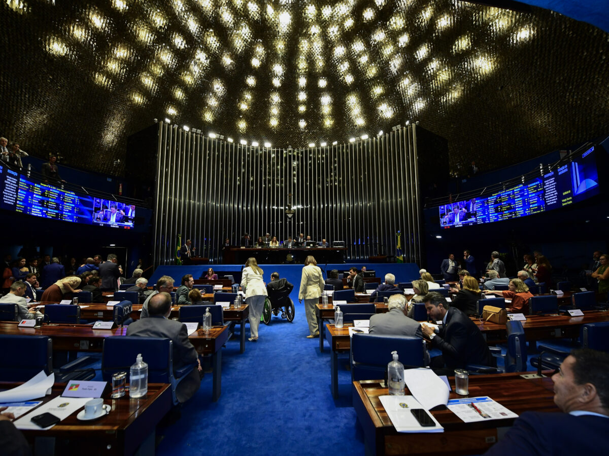Senado aprova prazo de cinco anos para sanções administrativas contra notários e registradores