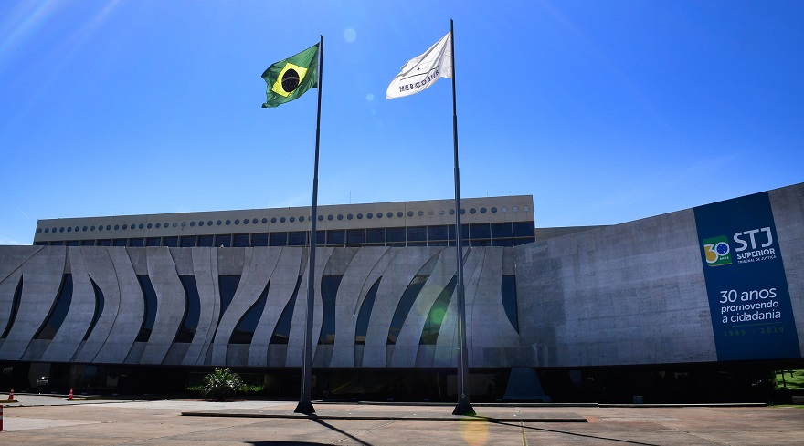 STJ afasta cobrança de salário-educação de titulares de serviços notariais e registrais